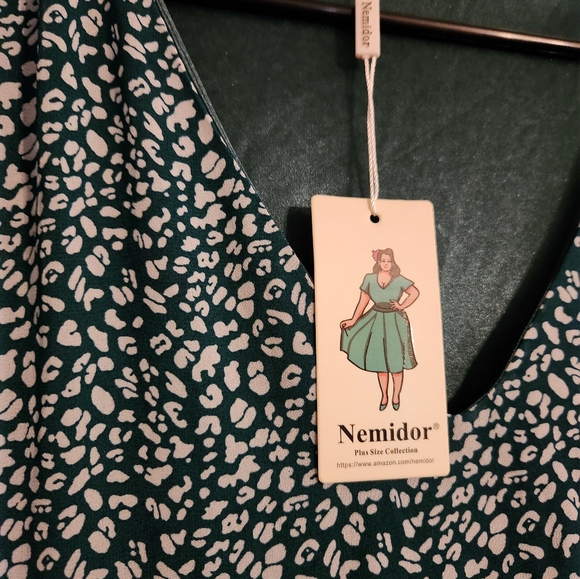 NWT Womens 14 Green Dress - Picture 3 of 6